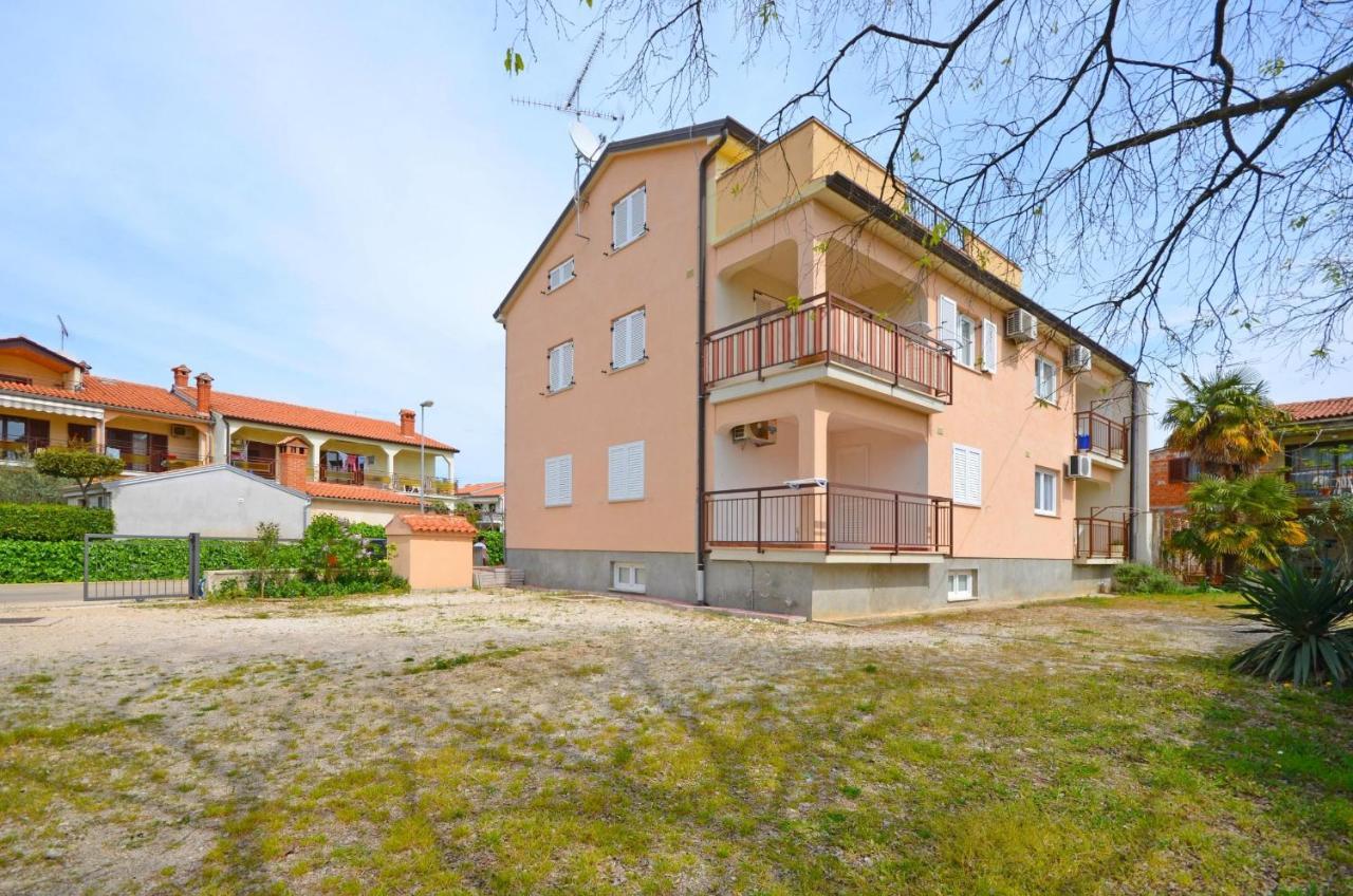 Apartment Labinjan Porec Bagian luar foto