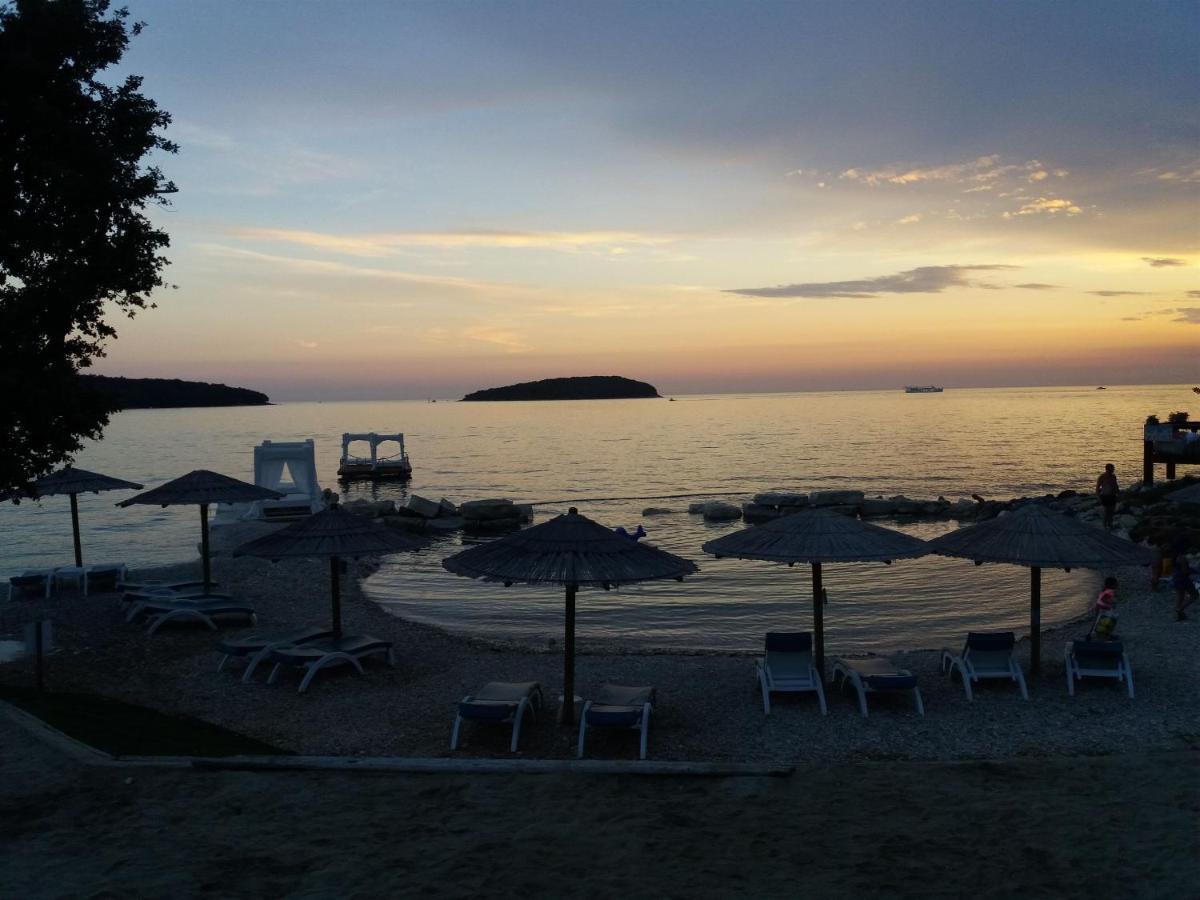 Apartment Labinjan Porec Bagian luar foto